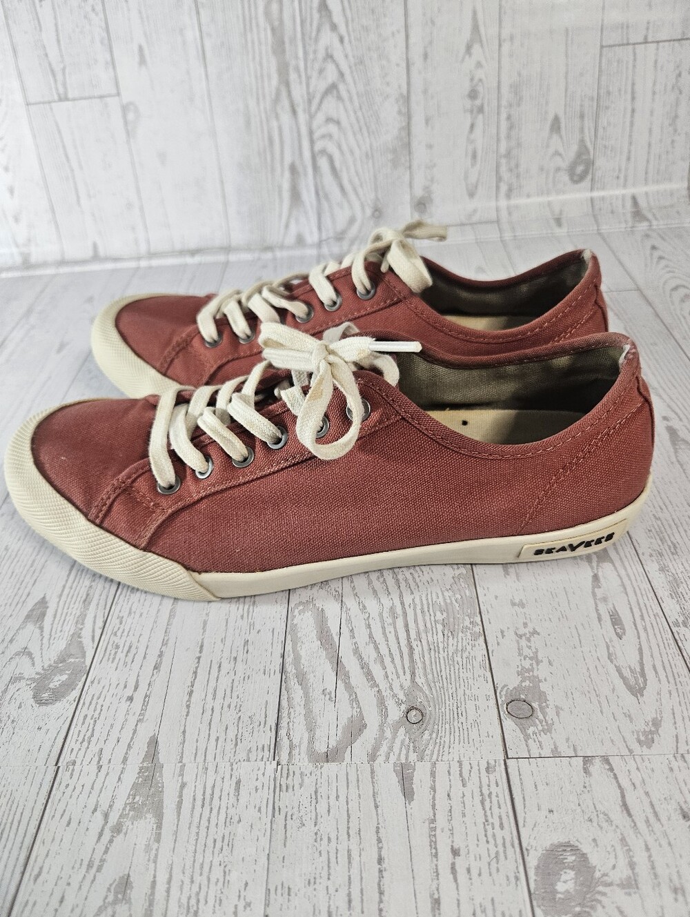 SeaVees Shoes Womens 8.5 Monterey Sneakers Standard Burgundy Canvas Low Top